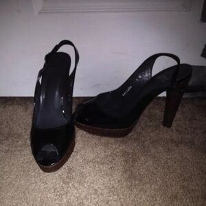 Stuart Weitzman black patent leather Size 9.5 (M). Open toe (peep toe).